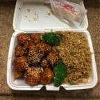 Best L3. Dinner Sesame Chicken Combo Plate in Arlington, VA